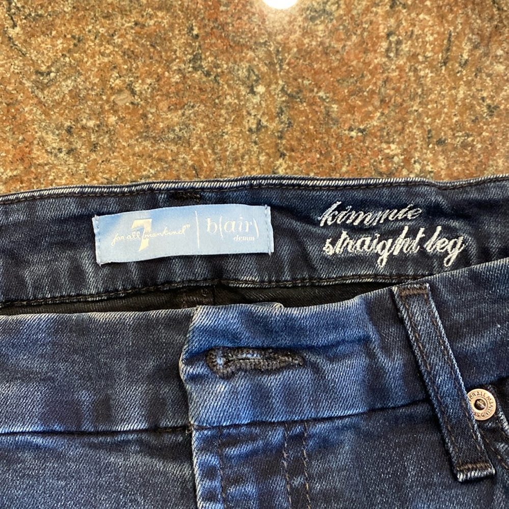 Gently worn 7 for all Mankind Kimmie jeans. Size 32. 33-34 in inseam